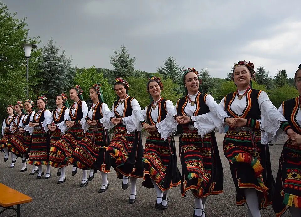 Бучимиш – български народни танци